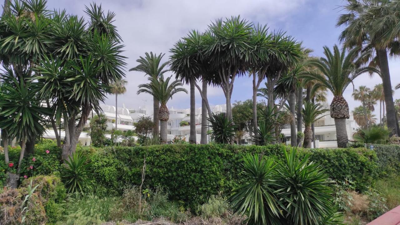 Casa Cachita-En 1ª Linea De Playa Leilighet Estepona Eksteriør bilde