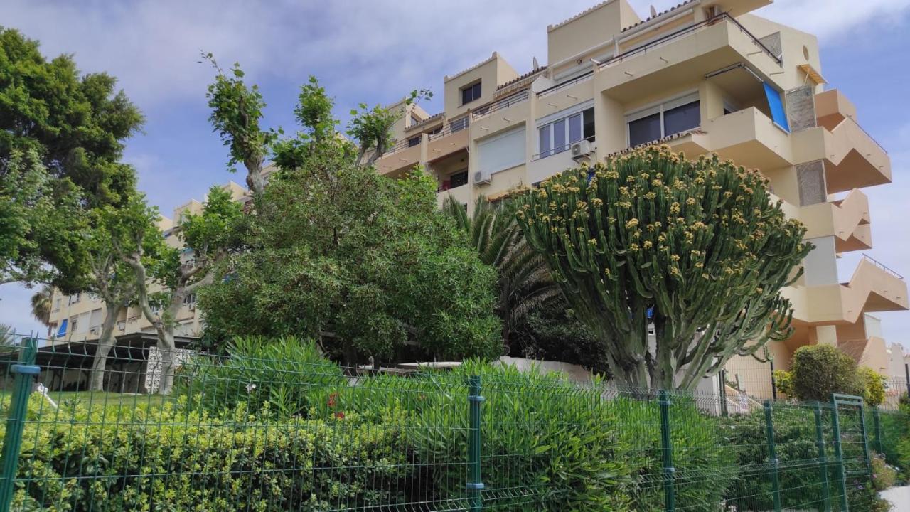 Casa Cachita-En 1ª Linea De Playa Leilighet Estepona Eksteriør bilde