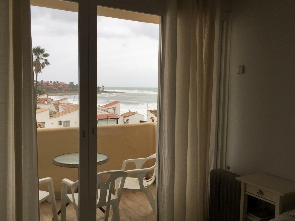 Casa Cachita-En 1ª Linea De Playa Leilighet Estepona Eksteriør bilde