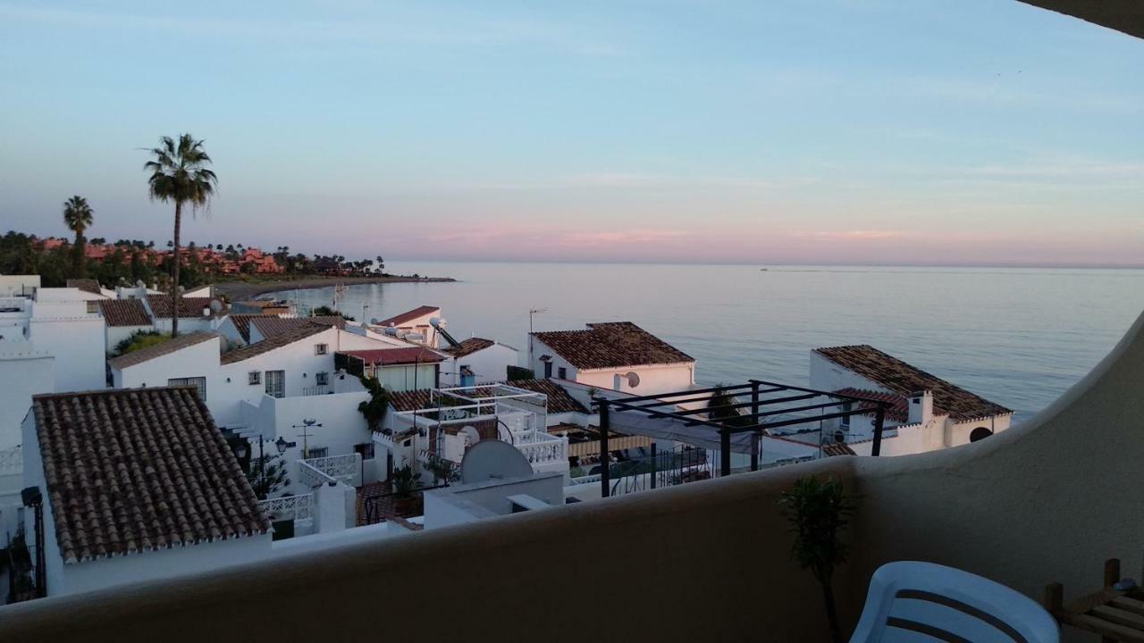 Casa Cachita-En 1ª Linea De Playa Leilighet Estepona Eksteriør bilde